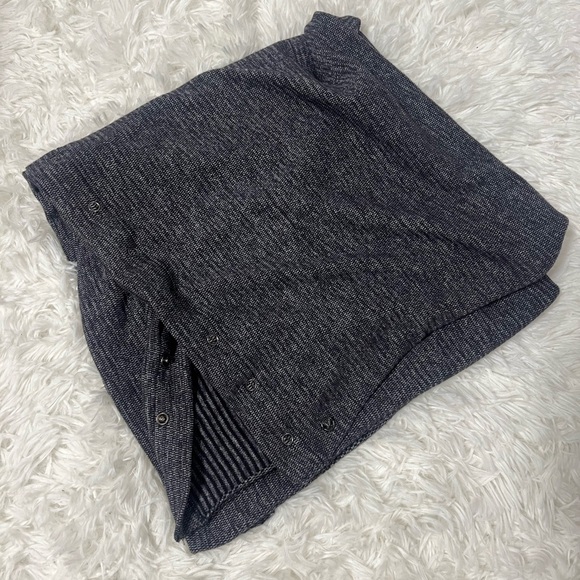 Lululemon Wee Stripe Heathered Black and Charcoal Vinyasa Scarf Metal Logo - Picture 3 of 3